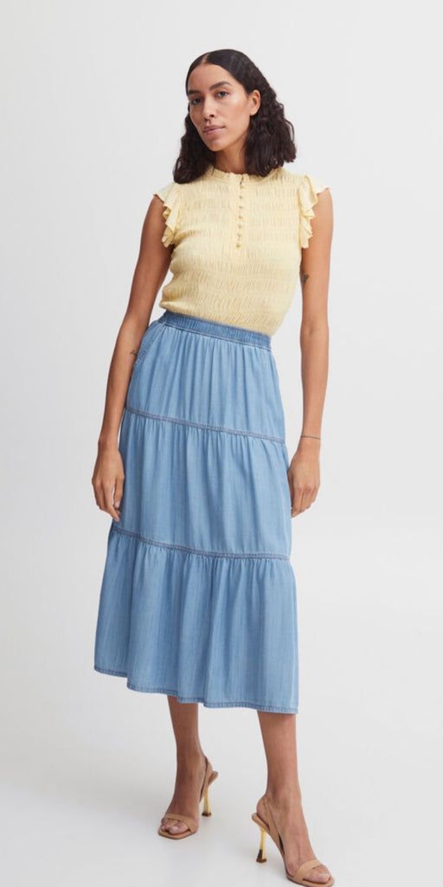 Women The Secret Closet | B Young Lana Long Skirt In Light Blue Denim