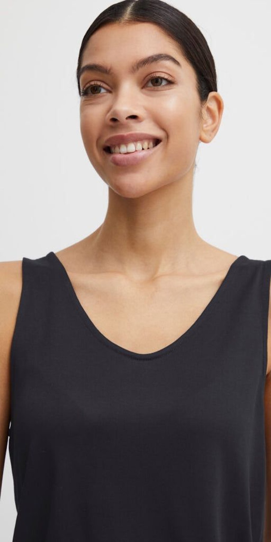 Women The Secret Closet Tops | B Young Sela Top In Black